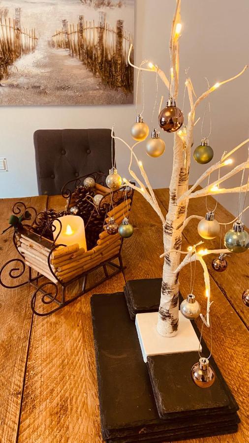 Nancie'S Place - Dartmouth Town Center With Private Parking - A Traditional Georgian Private Duplex Apartment - Beautifully Refurbished - Two Bedrooms, Bathroom, Kitchen And Lounge Diner Bagian luar foto