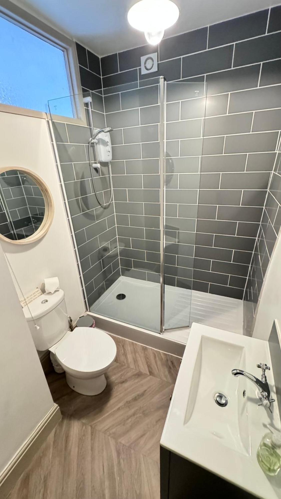 Nancie'S Place - Dartmouth Town Center With Private Parking - A Traditional Georgian Private Duplex Apartment - Beautifully Refurbished - Two Bedrooms, Bathroom, Kitchen And Lounge Diner Bagian luar foto