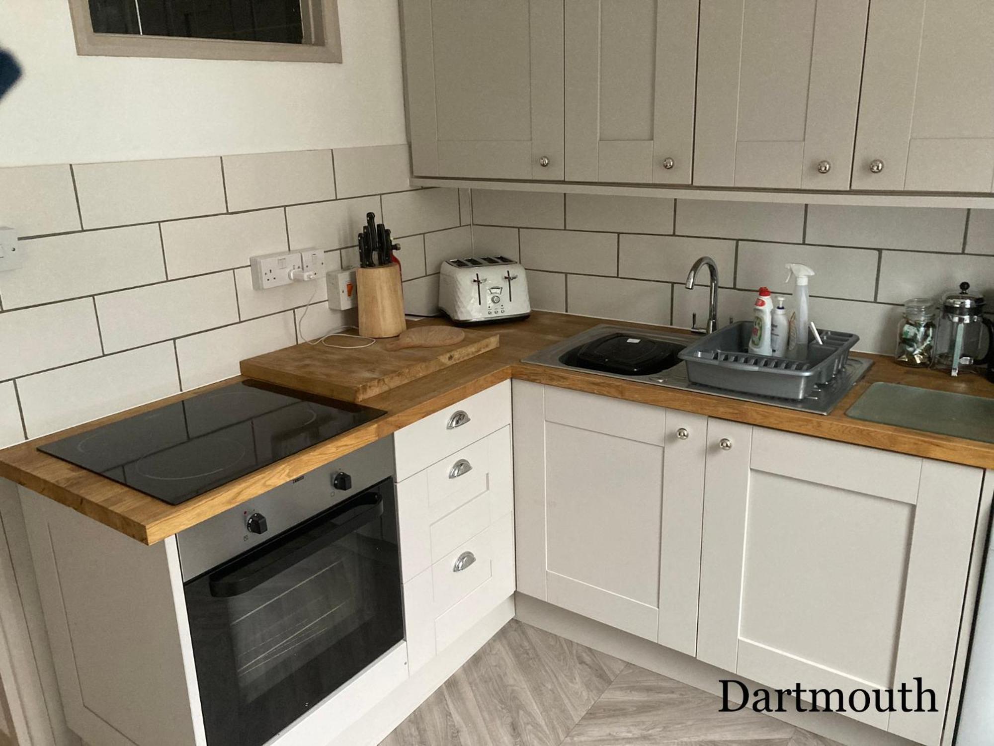 Nancie'S Place - Dartmouth Town Center With Private Parking - A Traditional Georgian Private Duplex Apartment - Beautifully Refurbished - Two Bedrooms, Bathroom, Kitchen And Lounge Diner Bagian luar foto