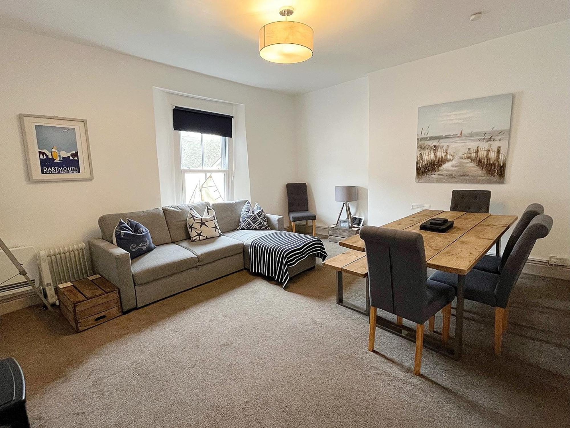 Nancie'S Place - Dartmouth Town Center With Private Parking - A Traditional Georgian Private Duplex Apartment - Beautifully Refurbished - Two Bedrooms, Bathroom, Kitchen And Lounge Diner Bagian luar foto